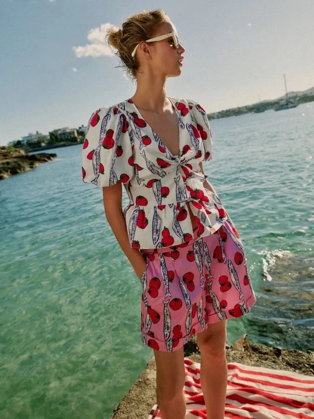 Zara Tomato Printed Pleated Shorts
2849/322/330